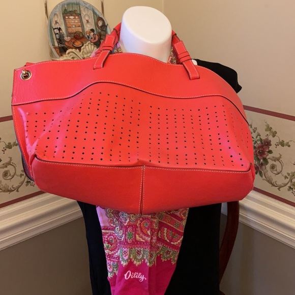 Vittoria Napoli Italian Leather Perforated Tote - Picture 4 of 11